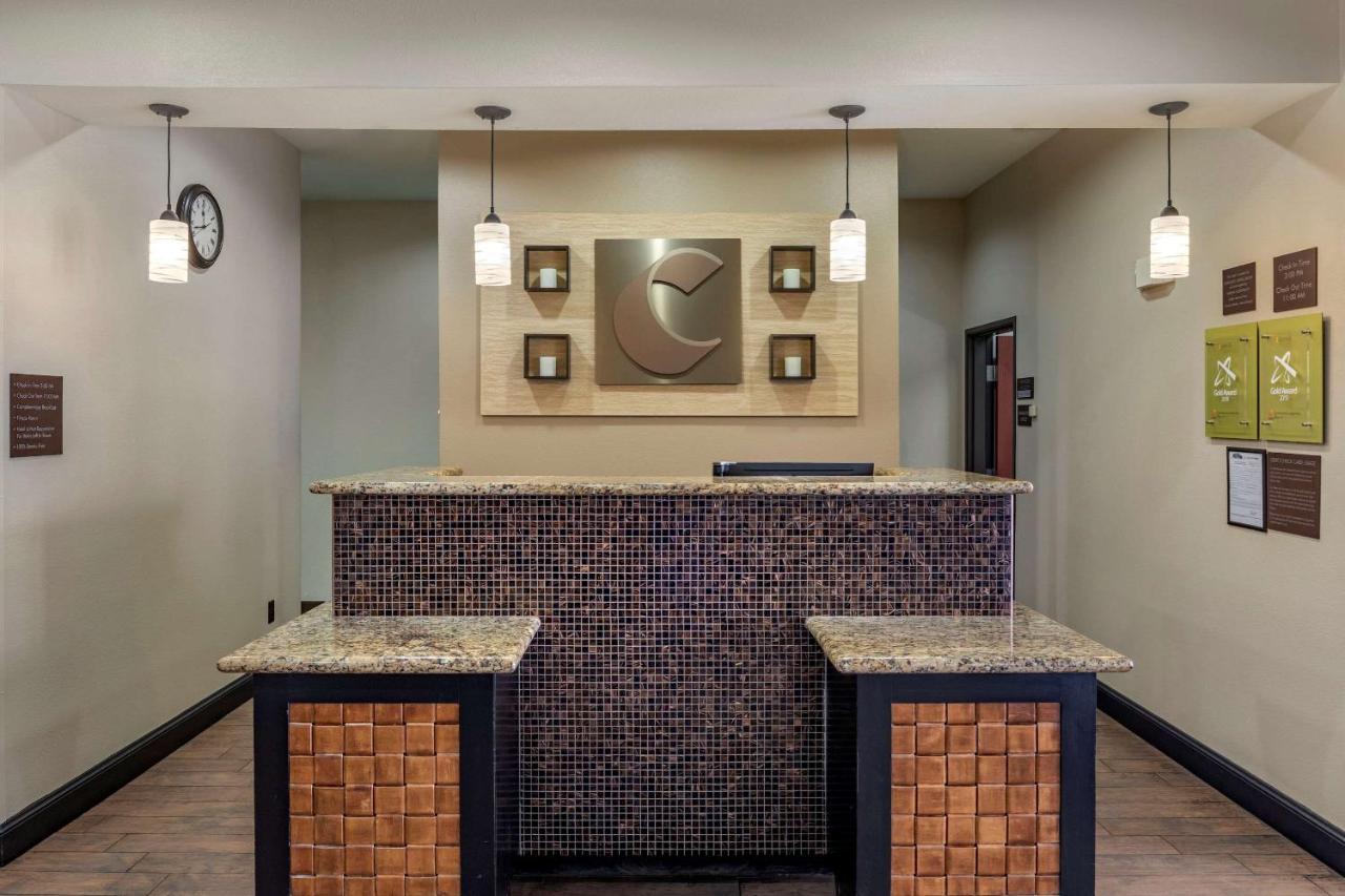Comfort Inn & Suites Париж Екстериор снимка
