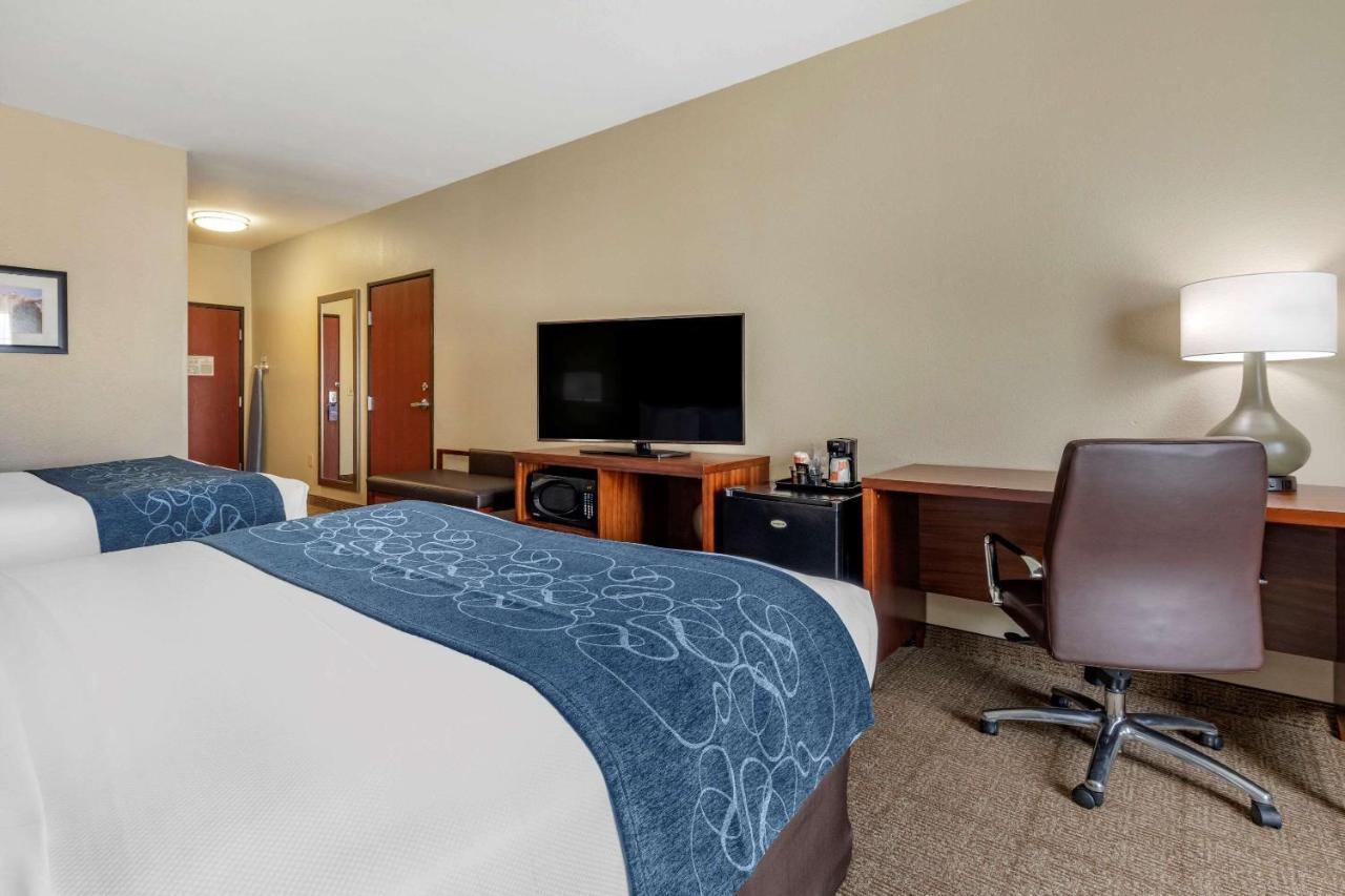 Comfort Inn & Suites Париж Екстериор снимка