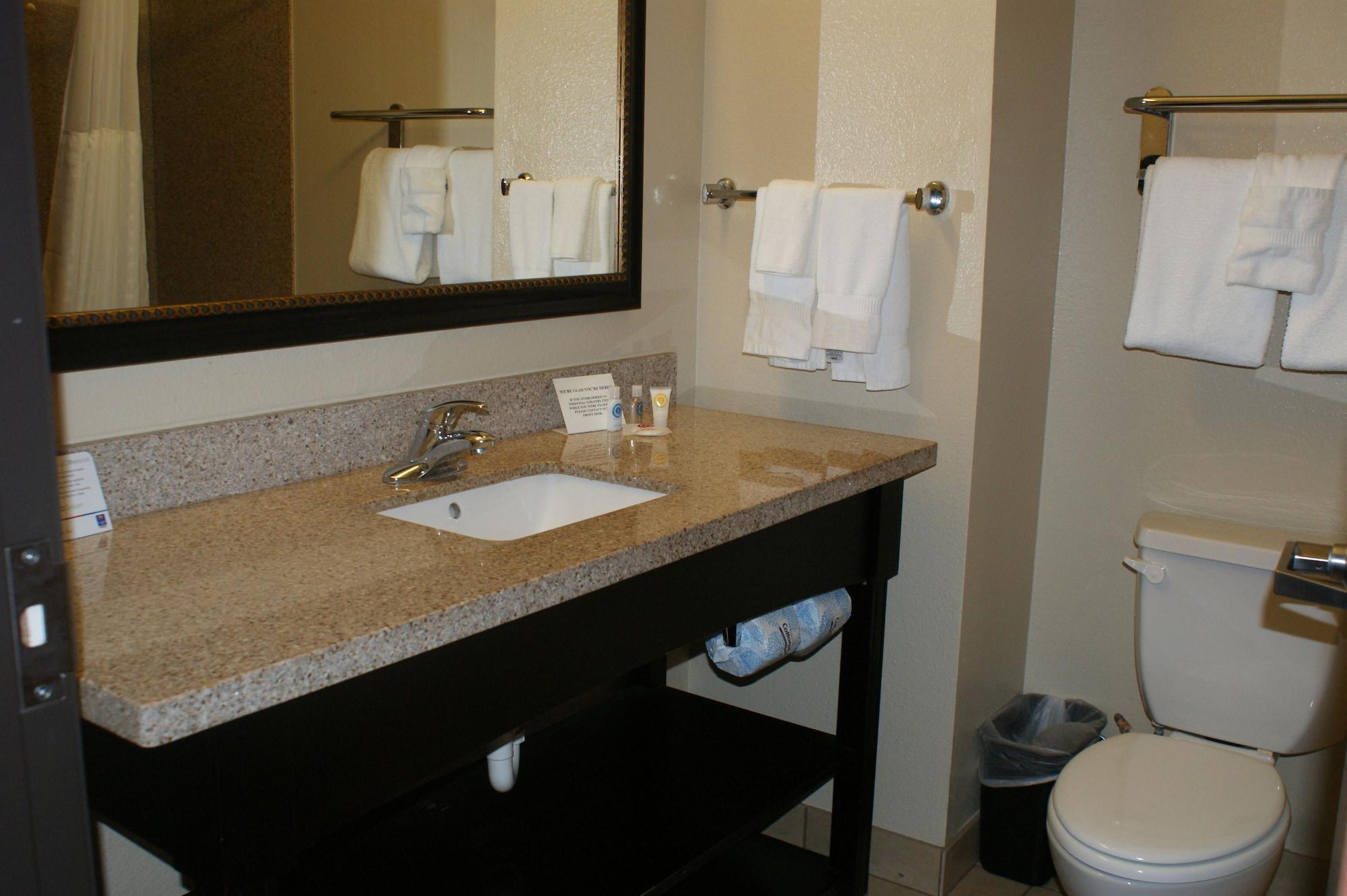 Comfort Inn & Suites Париж Екстериор снимка