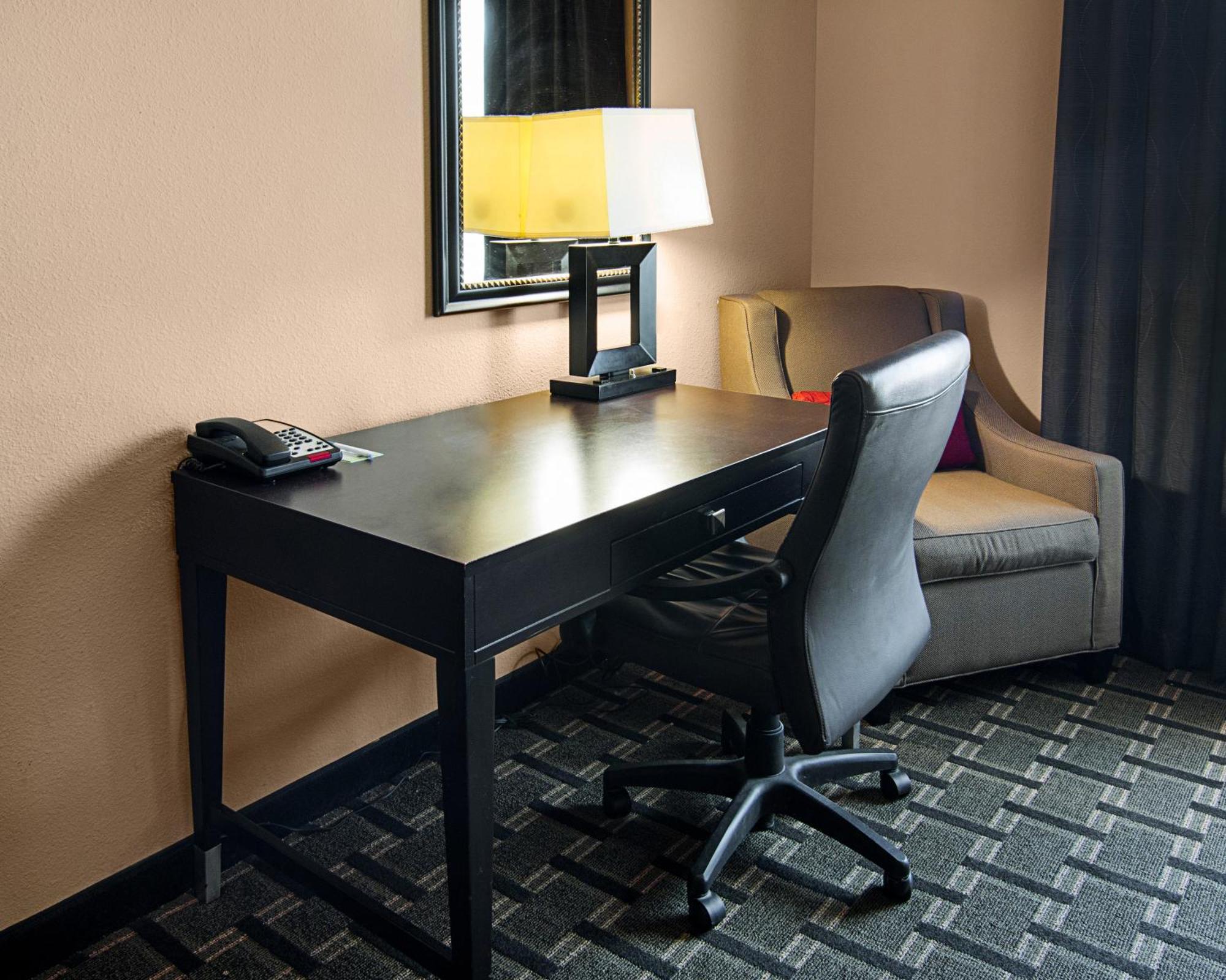 Comfort Inn & Suites Париж Екстериор снимка